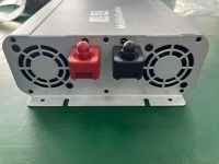 Инвертор MobileComfort S1012-BC, 1000Вт, 12В, чистый синус, розетка 230V, встроенное зарядное устройство 10А, схема приоритетов 230V, функция бесперебойника, USB выход, в комплекте настенная панель управления и провода подключения