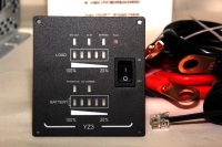 Инвертор MobileComfort S1024-BC, 1000Вт, 24В, чистый синус, розетка 230V, встроенное зарядное устройство 5А, схема приоритетов 230V, функция бесперебойника, USB выход, в комплекте настенная панель управления